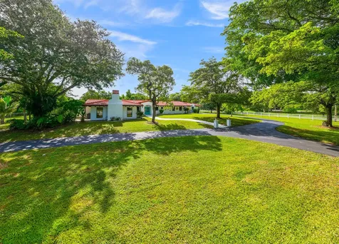 4950 Thoroughbred Lane Southwest Ranches FL 33330