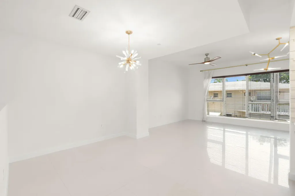 622 NE 10th Avenue Fort Lauderdale FL 33304