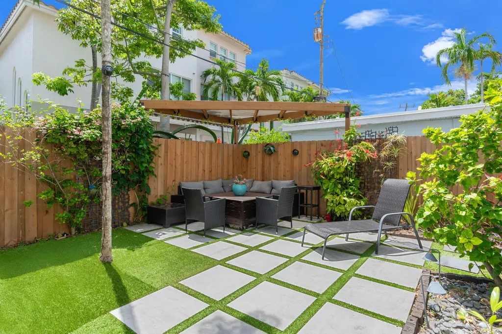 622 NE 10th Avenue Fort Lauderdale FL 33304