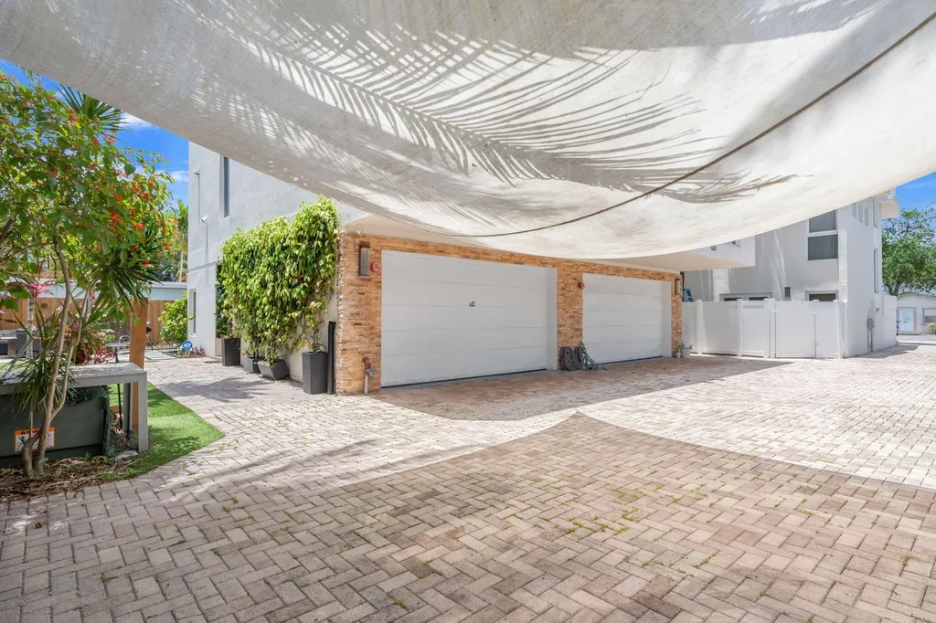 622 NE 10th Avenue Fort Lauderdale FL 33304
