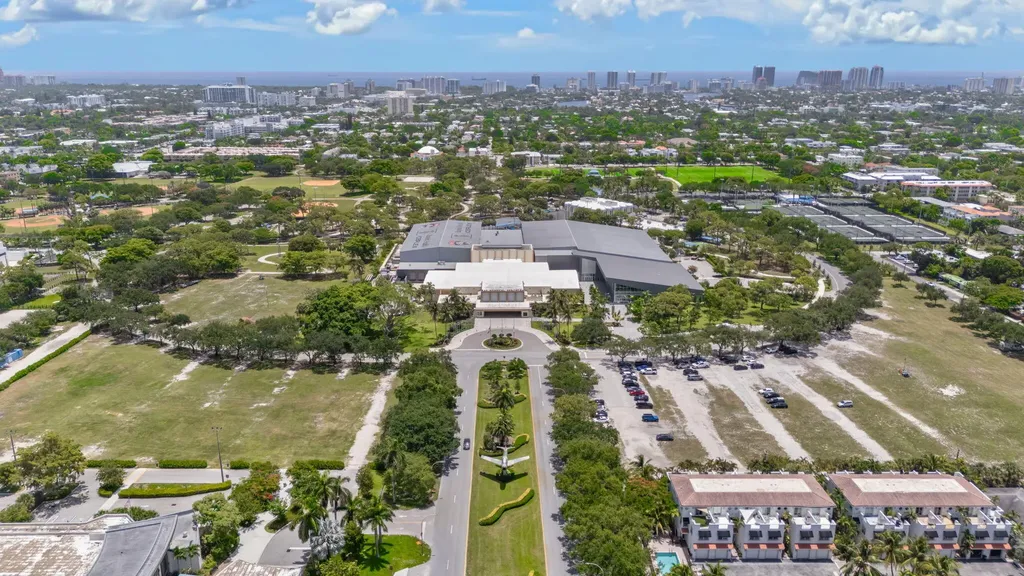 622 NE 10th Avenue Fort Lauderdale FL 33304