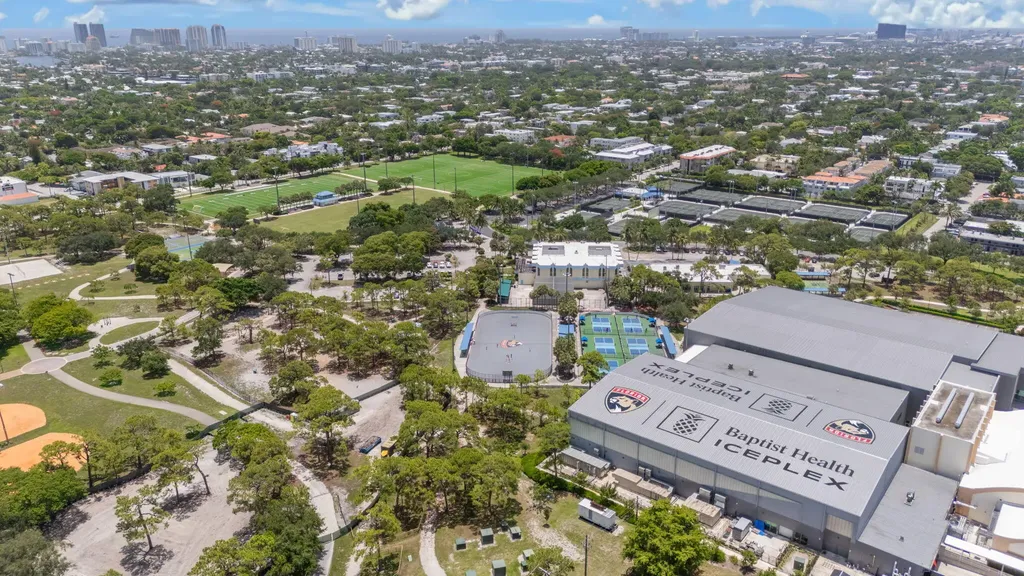 622 NE 10th Avenue Fort Lauderdale FL 33304