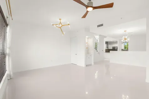 622 NE 10th Avenue Fort Lauderdale FL 33304