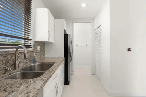 622 NE 10th Avenue Fort Lauderdale FL 33304