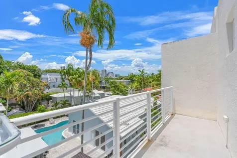 622 NE 10th Avenue Fort Lauderdale FL 33304