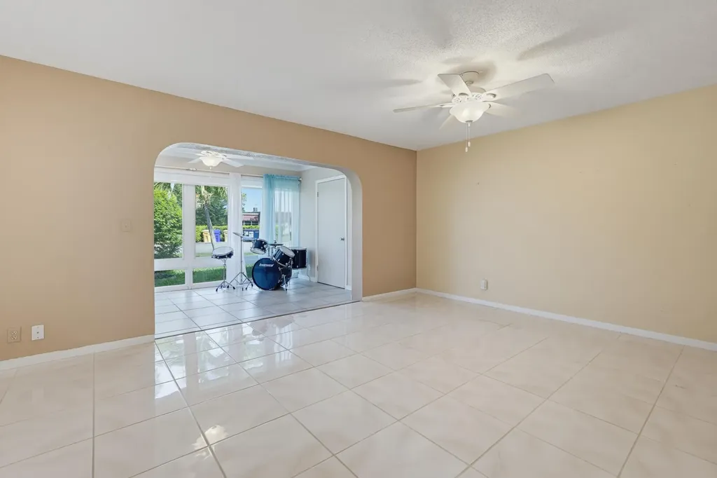 676 Laconia Circle Lake Worth FL 33467