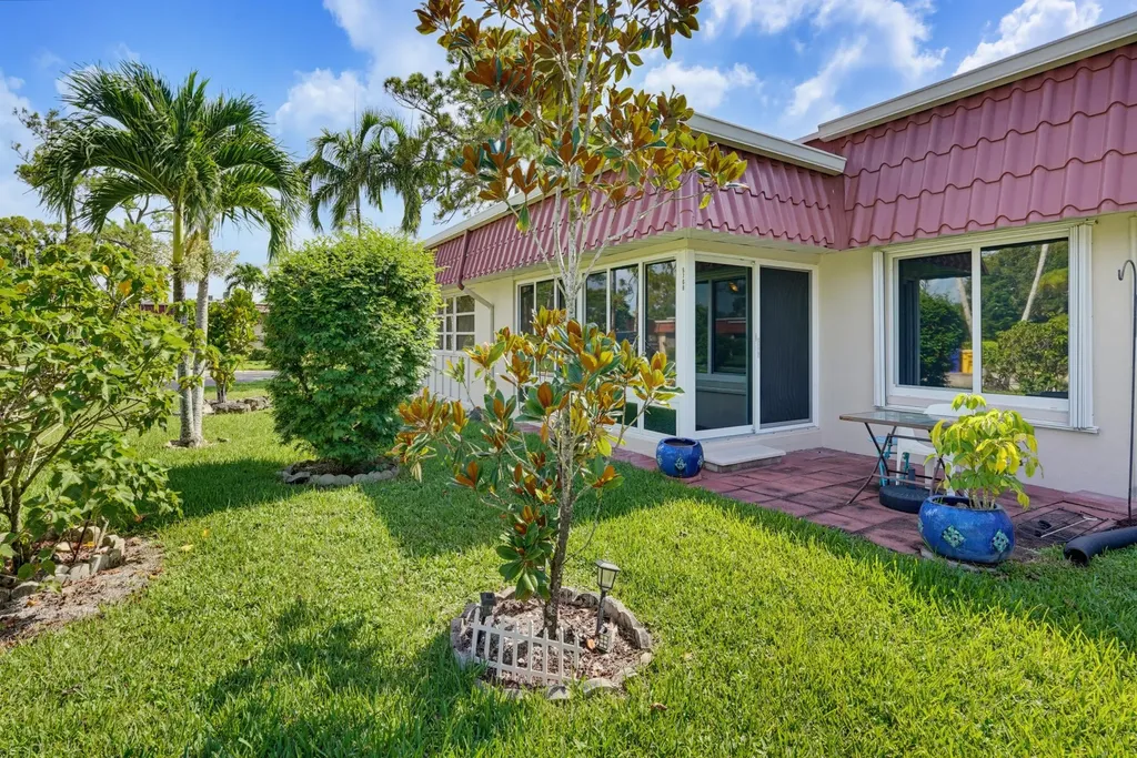 676 Laconia Circle Lake Worth FL 33467