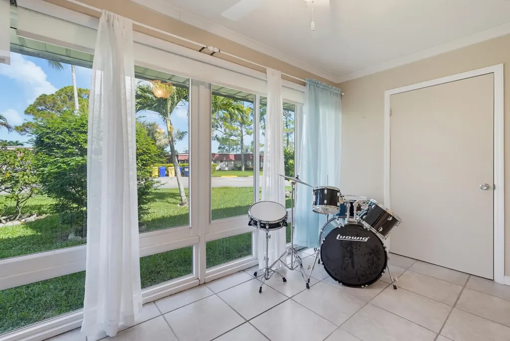 676 Laconia Circle Lake Worth FL 33467