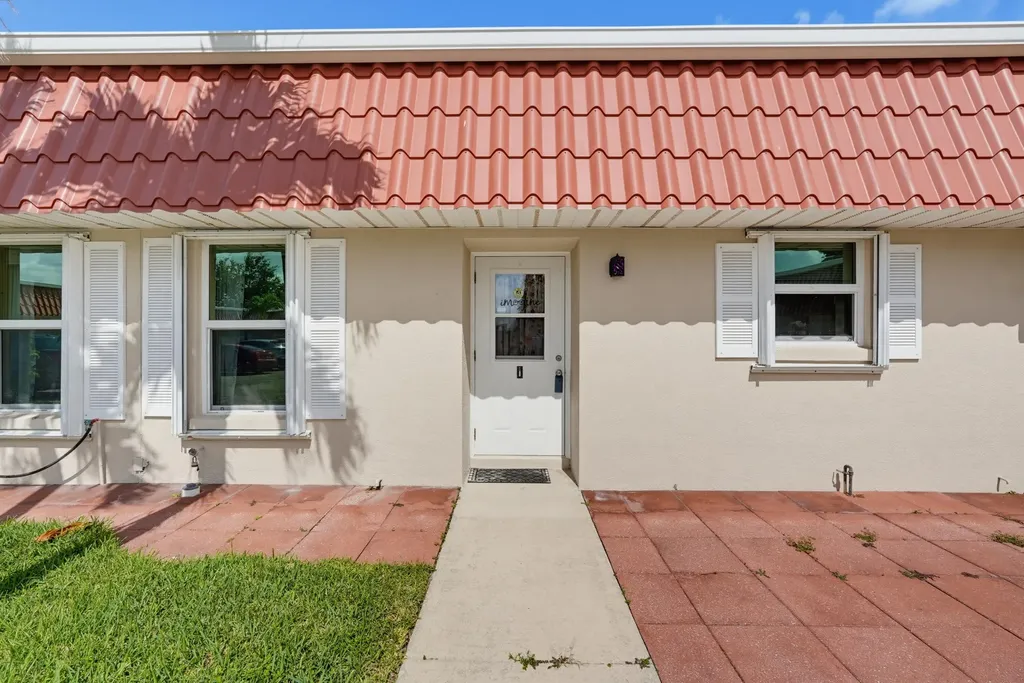 676 Laconia Circle Lake Worth FL 33467