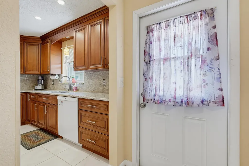 676 Laconia Circle Lake Worth FL 33467