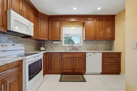 676 Laconia Circle Lake Worth FL 33467