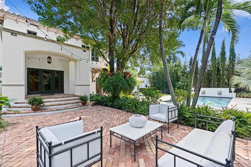 308 Barcelona Road West Palm Beach FL 33401