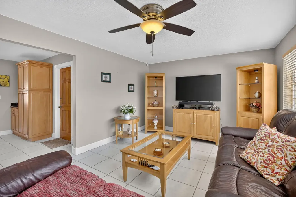 1851 NW 106th Avenue Pembroke Pines FL 33026