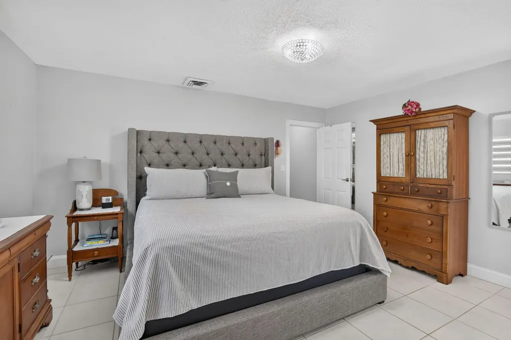 1851 NW 106th Avenue Pembroke Pines FL 33026