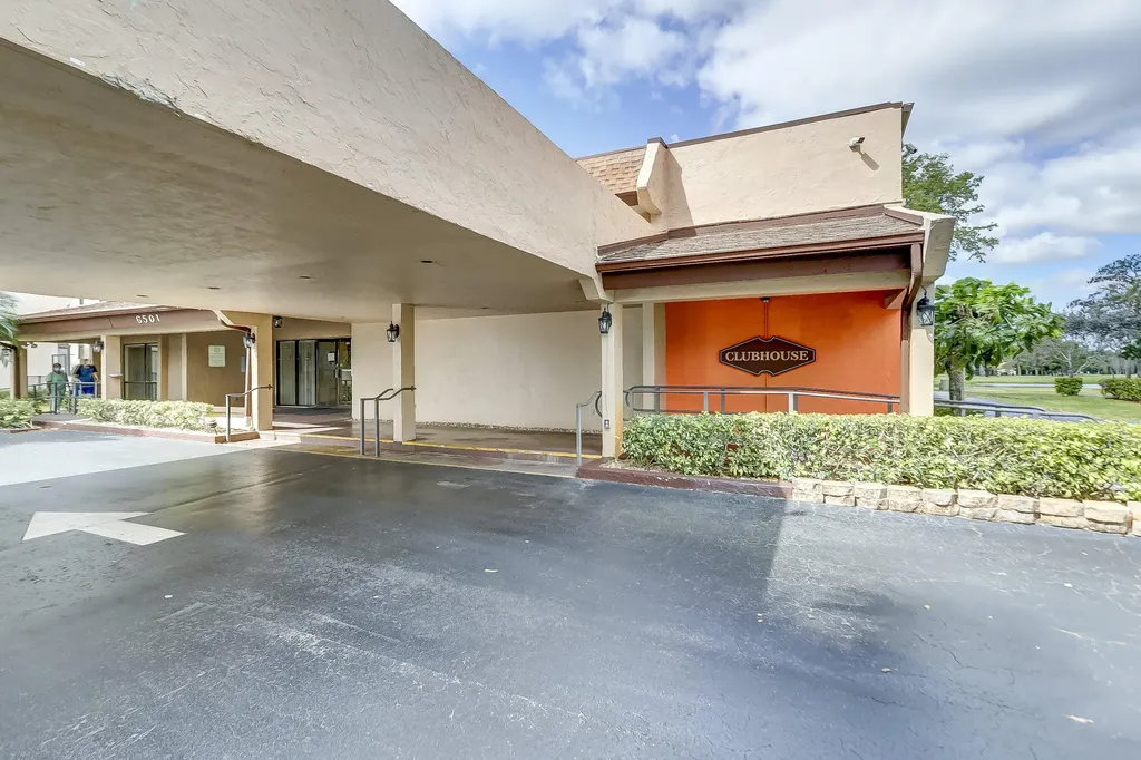 6751 N University Drive Tamarac FL 33321