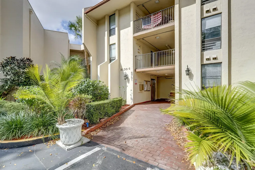 6751 N University Drive Tamarac FL 33321