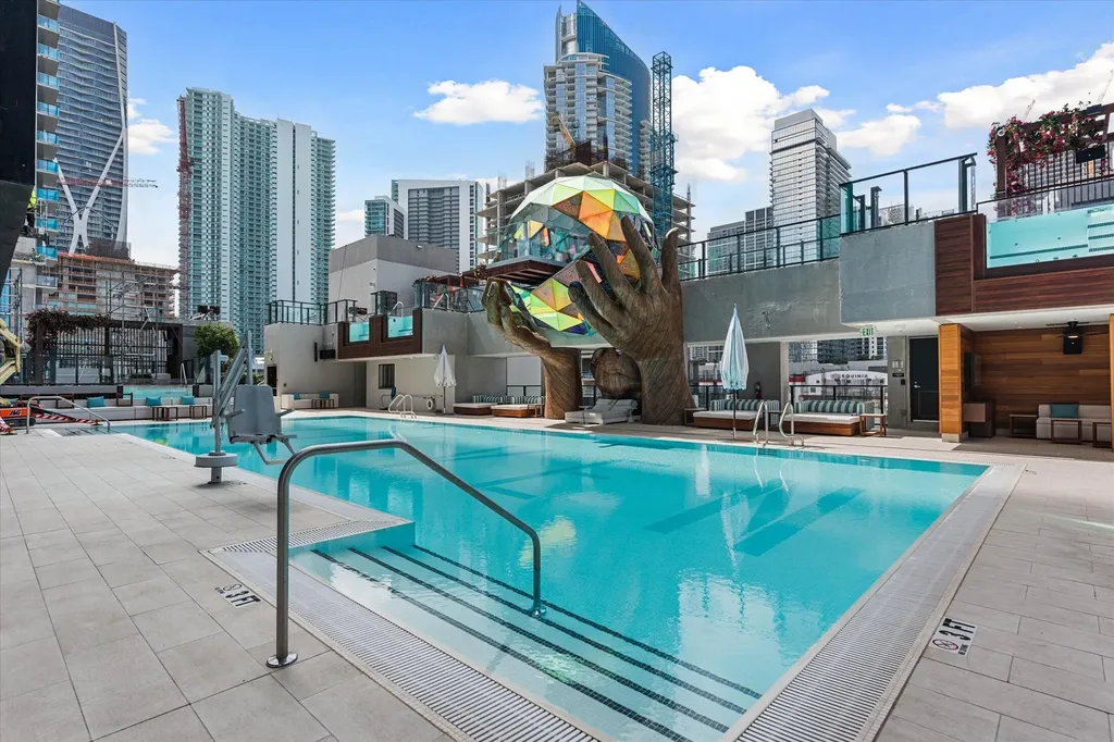 20 NE 11th Street Miami FL 33132