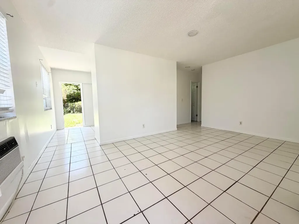 149 W 17th Street Riviera Beach FL 33404