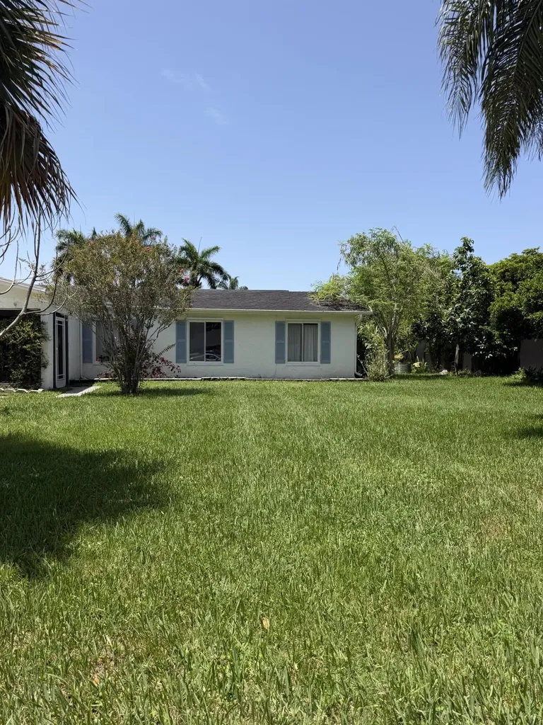 3079 Indian Trail Lake Worth FL 33462