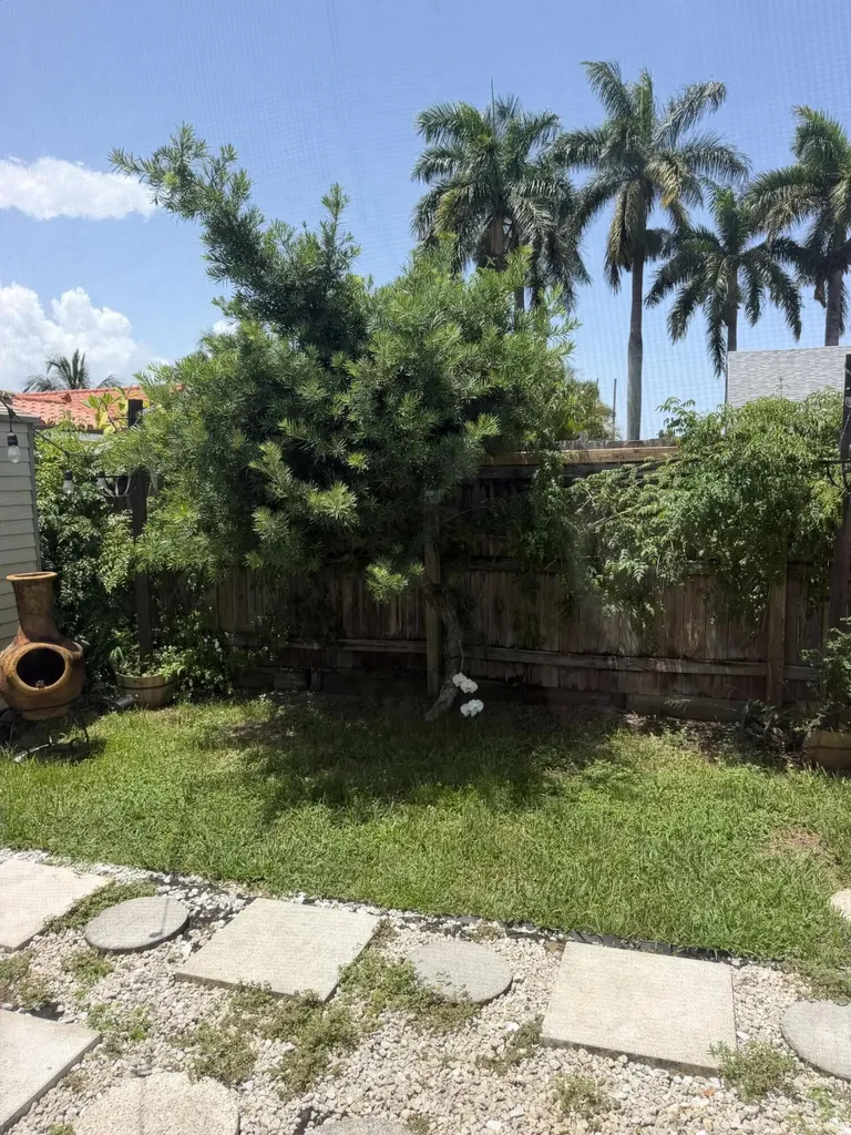 3079 Indian Trail Lake Worth FL 33462