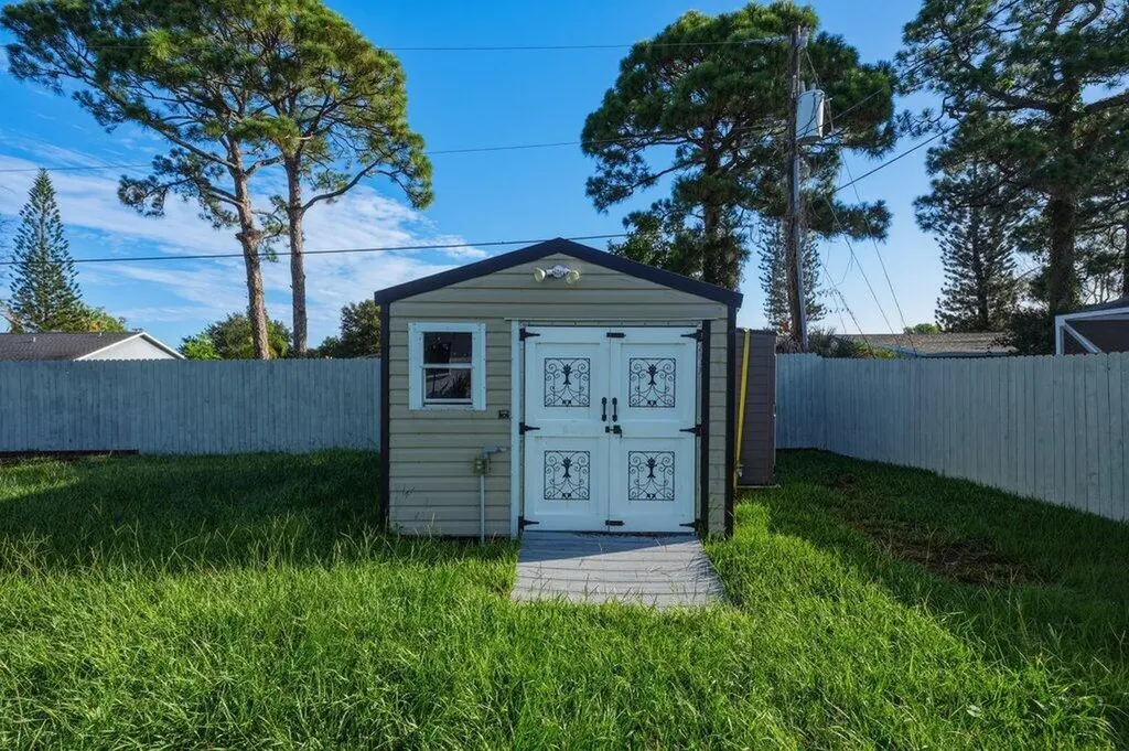 2773 SE Brevard Avenue Port St Lucie FL 34952