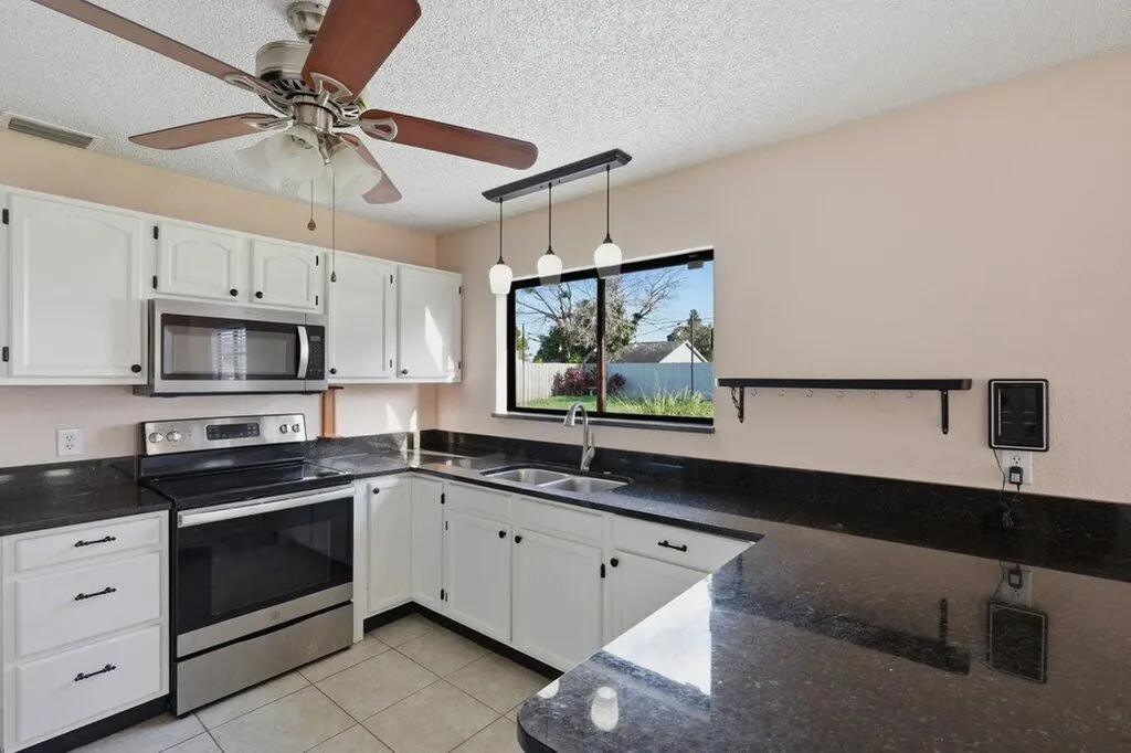 2773 SE Brevard Avenue Port St Lucie FL 34952