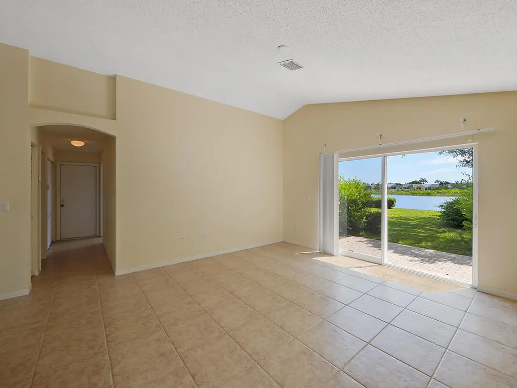 241 SW Lake Forest Way Port St Lucie FL 34986
