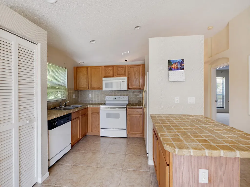 241 SW Lake Forest Way Port St Lucie FL 34986