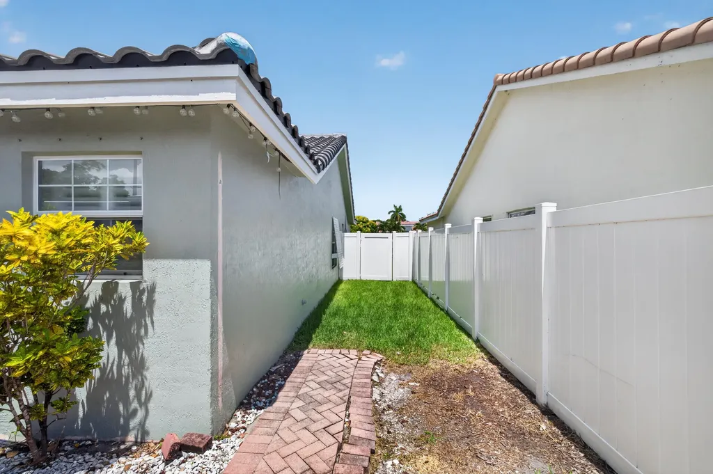 4481 NW 20th Avenue Oakland Park FL 33309