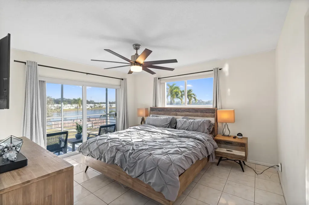 2223 Park Lane Hollywood FL 33021