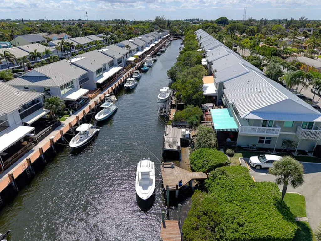 622 Mariners Way Boynton Beach FL 33435