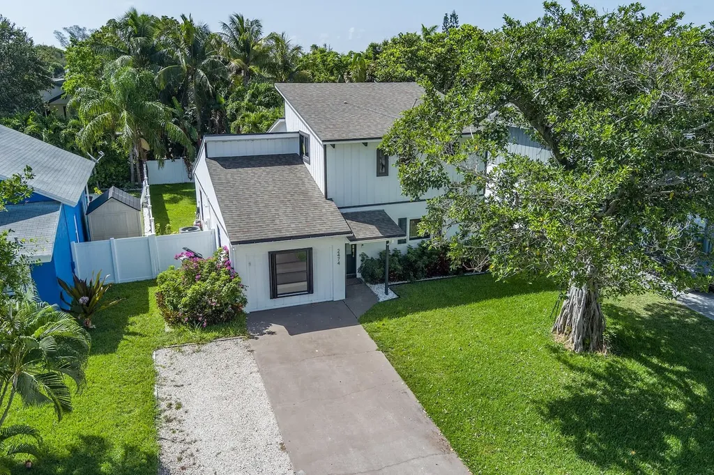 2474 Douglas Avenue Delray Beach FL 33444