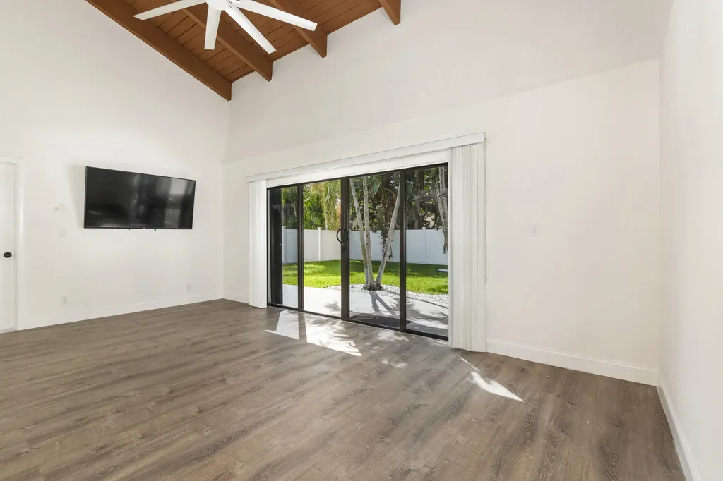 2474 Douglas Avenue Delray Beach FL 33444