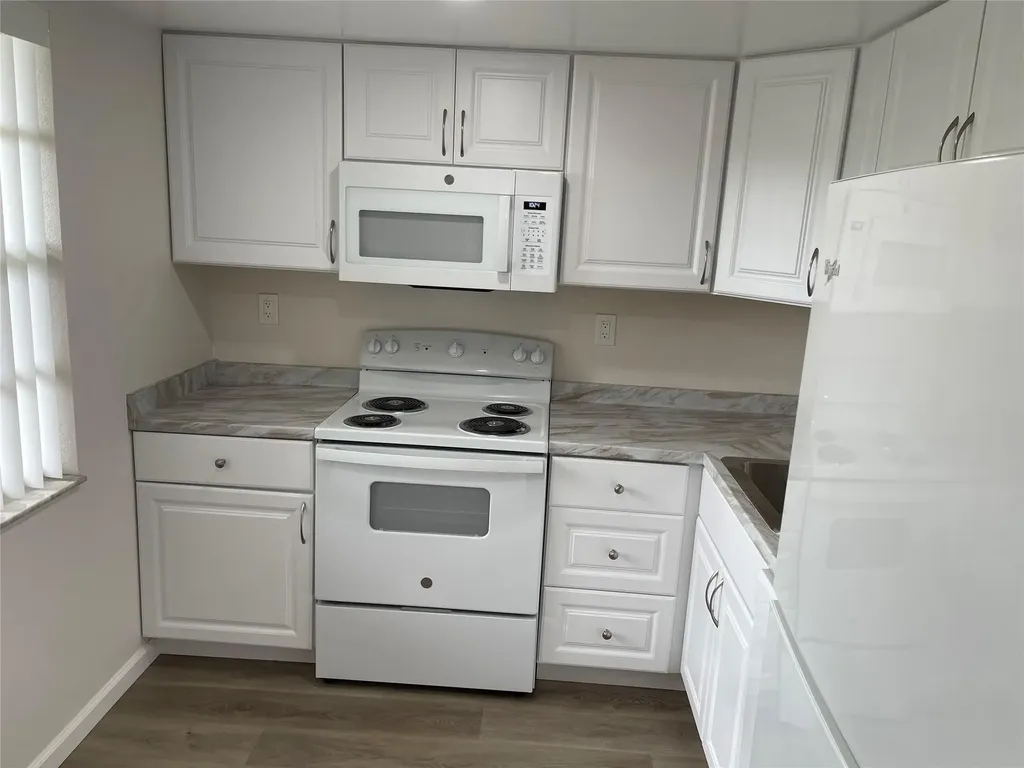 3099 NW 48th Avenue Lauderdale Lakes FL 33313