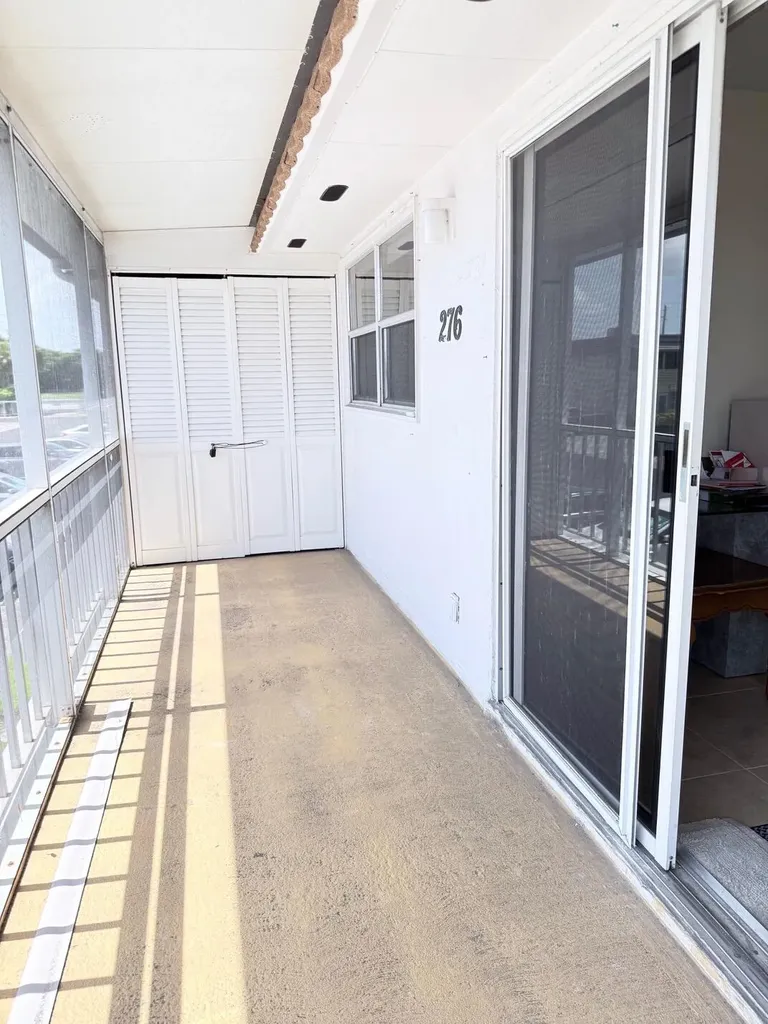 276 Saxony F Delray Beach FL 33446