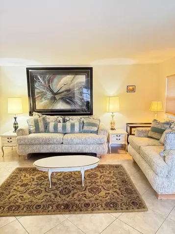 276 Saxony F Delray Beach FL 33446