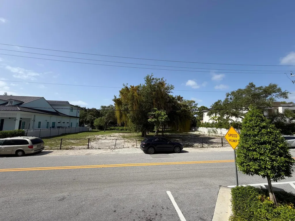450-468 E Royal Palm Road Boca Raton FL