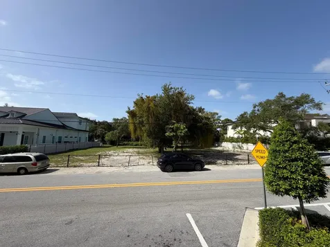 450-468 E Royal Palm Road Boca Raton FL