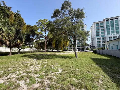450-468 E Royal Palm Road Boca Raton FL