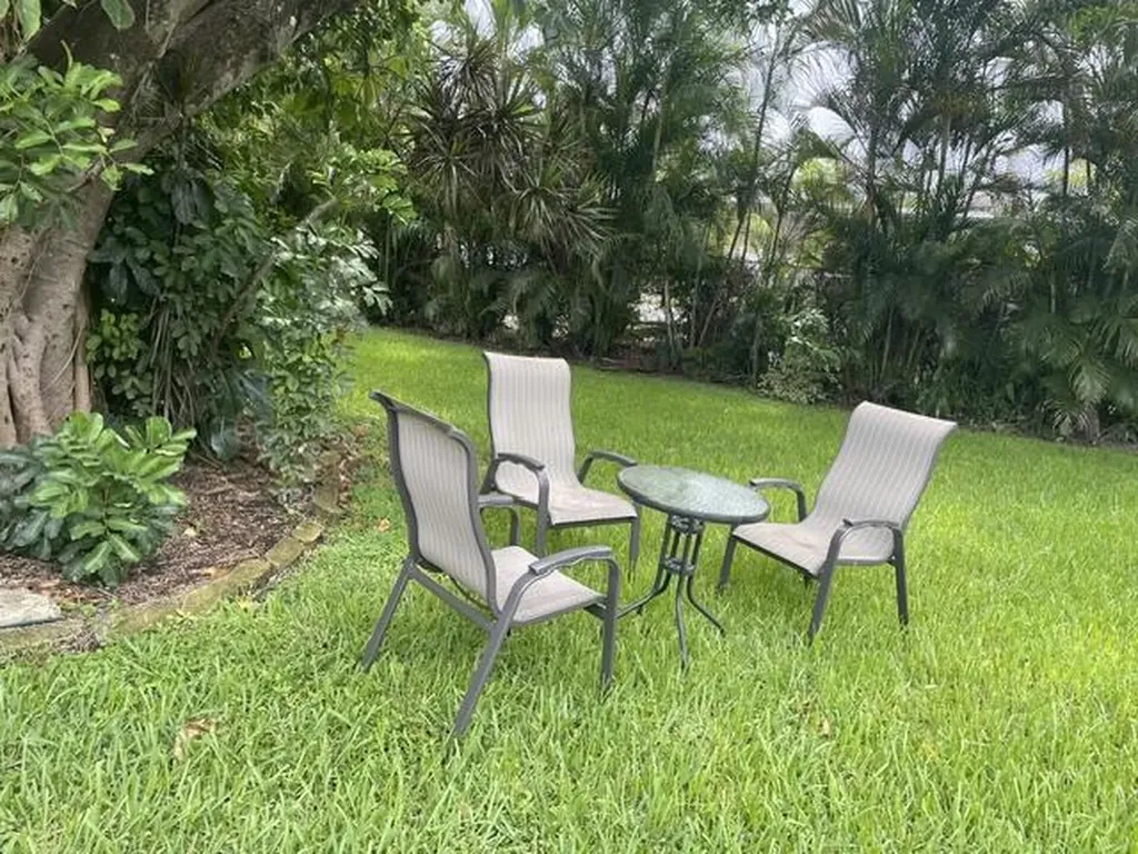 821 SW 13th Court Pompano Beach FL 33060