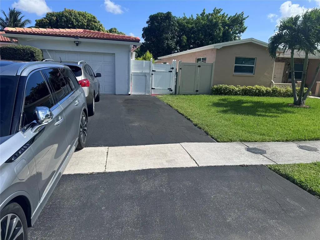 4210 NW 43rd Street Lauderdale Lakes FL 33319