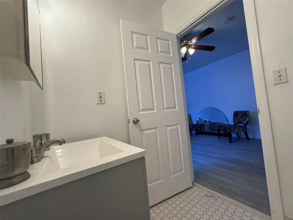 4210 NW 43rd Street Lauderdale Lakes FL 33319