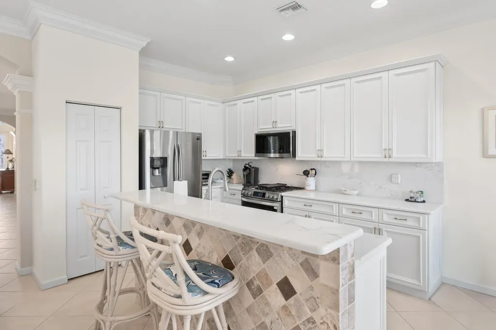 396 NW Springview Loop Port St Lucie FL 34986