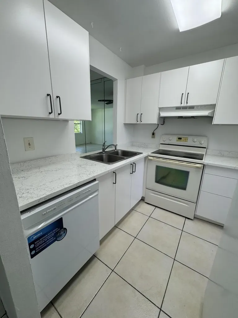 610 SE 2nd Avenue Deerfield Beach FL 33441