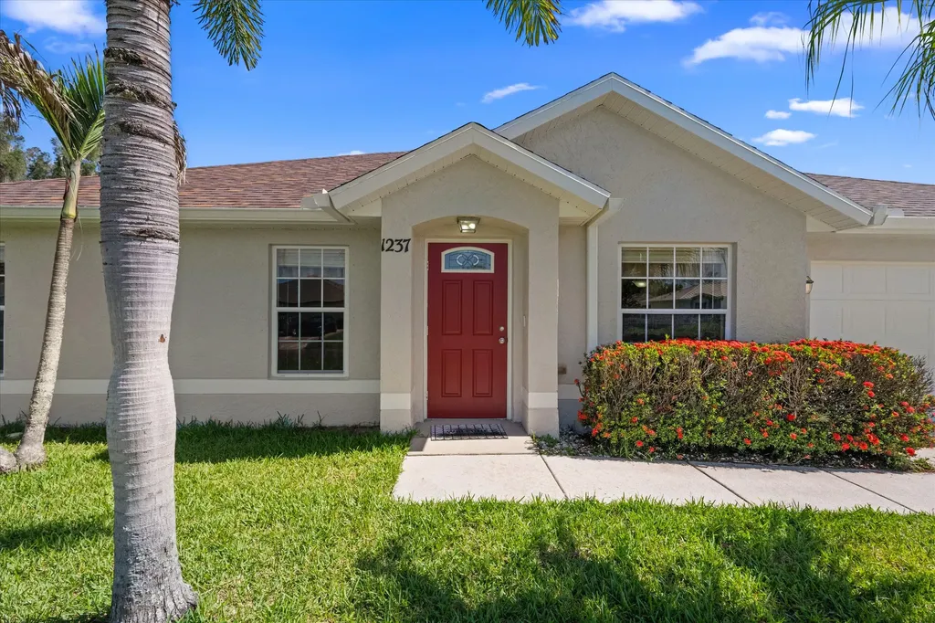 1237 SW Granville Avenue Port St Lucie FL 34953