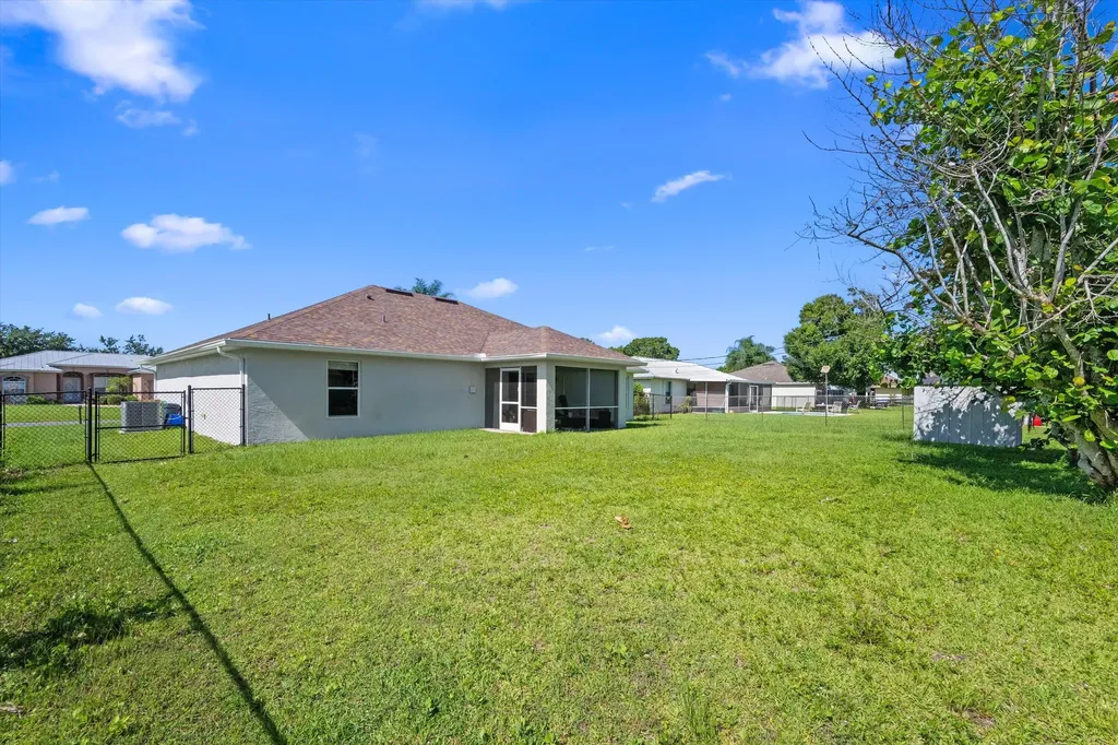 1237 SW Granville Avenue Port St Lucie FL 34953