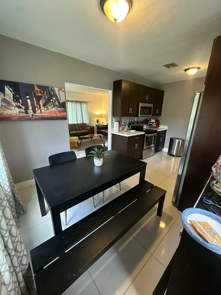 11150 Peachtree Drive Miami FL 33161