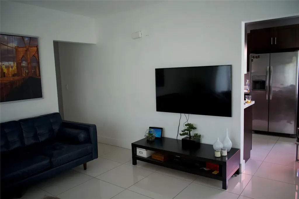 11150 Peachtree Drive Miami FL 33161