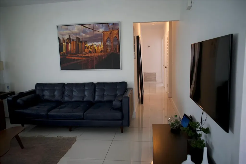 11150 Peachtree Drive Miami FL 33161
