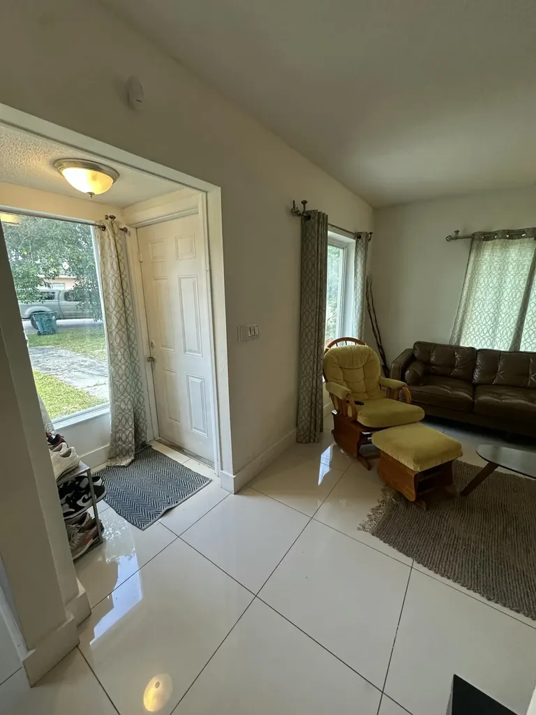 11150 Peachtree Drive Miami FL 33161